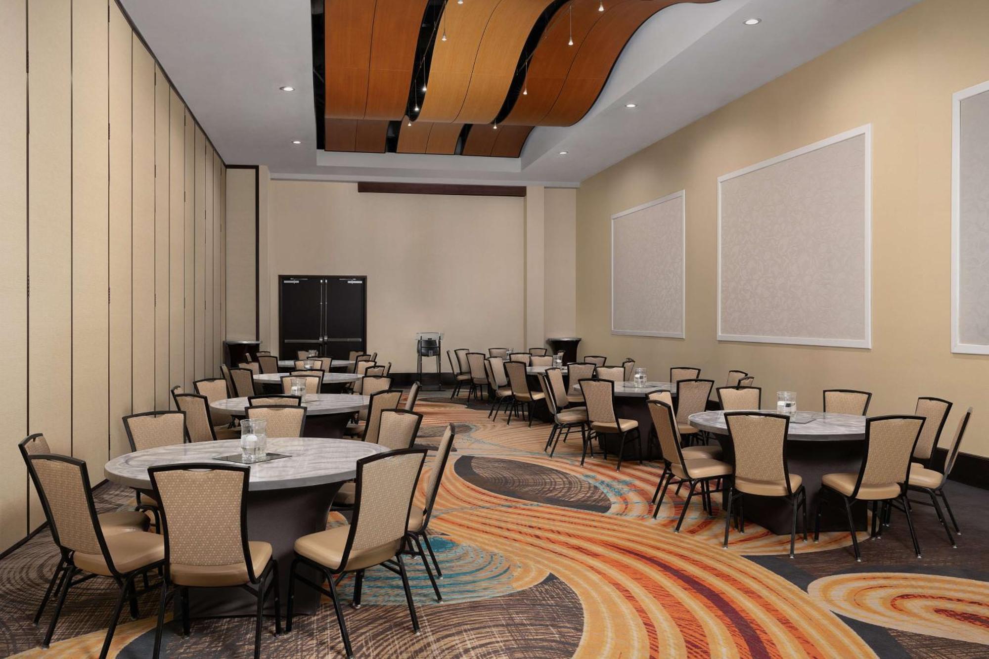 Hotel Embassy By Hilton West Knoxville